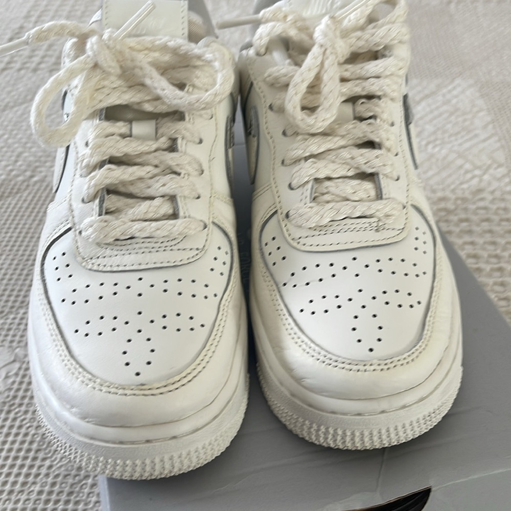 Nike women 6 - Picture 2 of 16